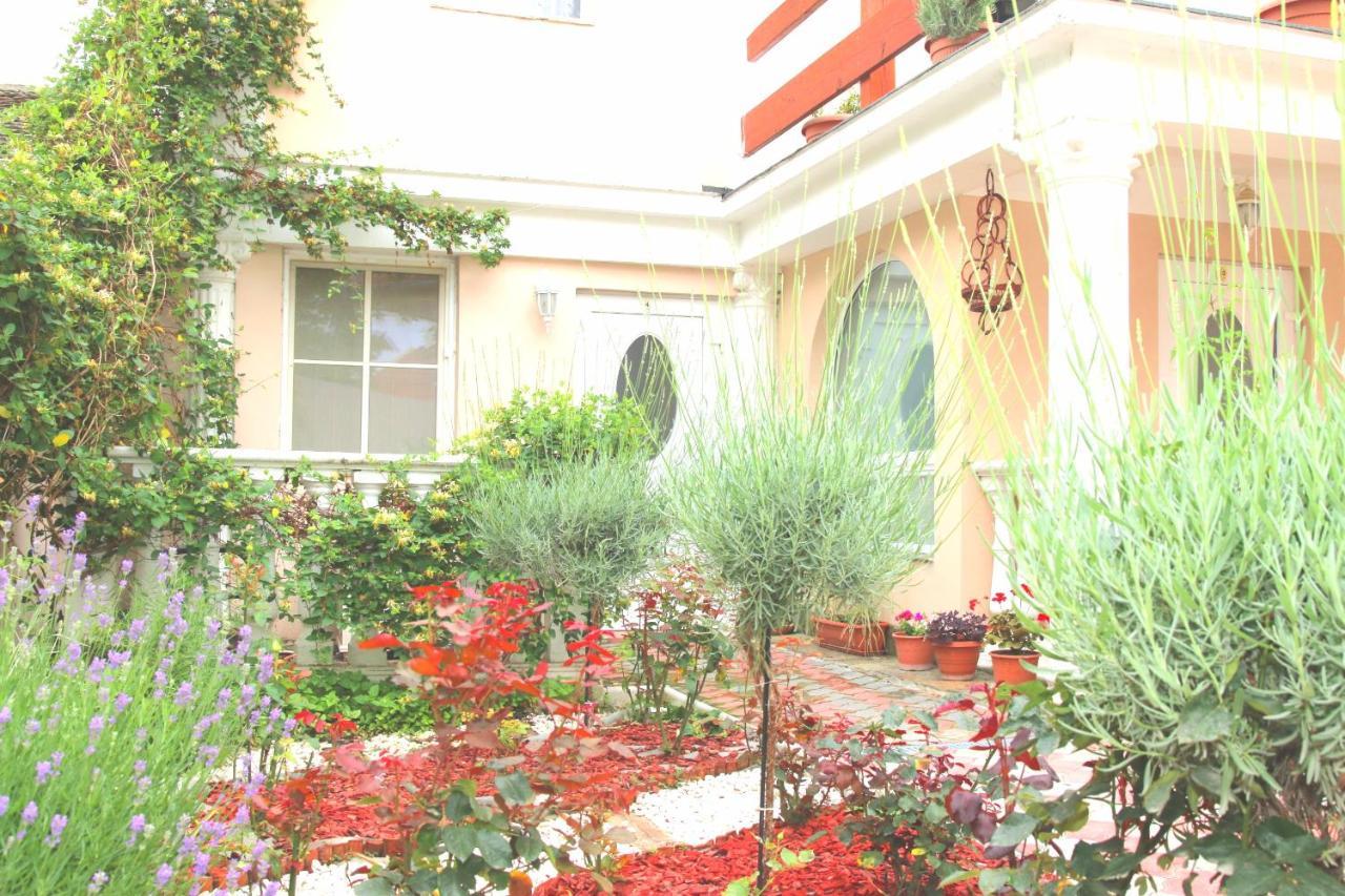 Yox Apartment 4 Oradea Zewnętrze zdjęcie